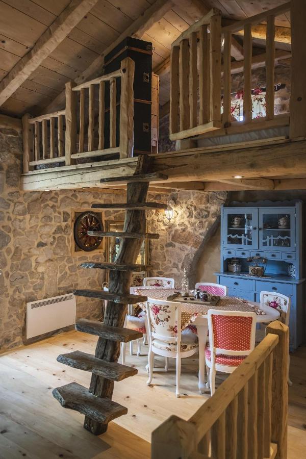 Villa Festina Lente - Cosy & Authentic Villa With Private Heated Pool Dobrinj Exterior photo