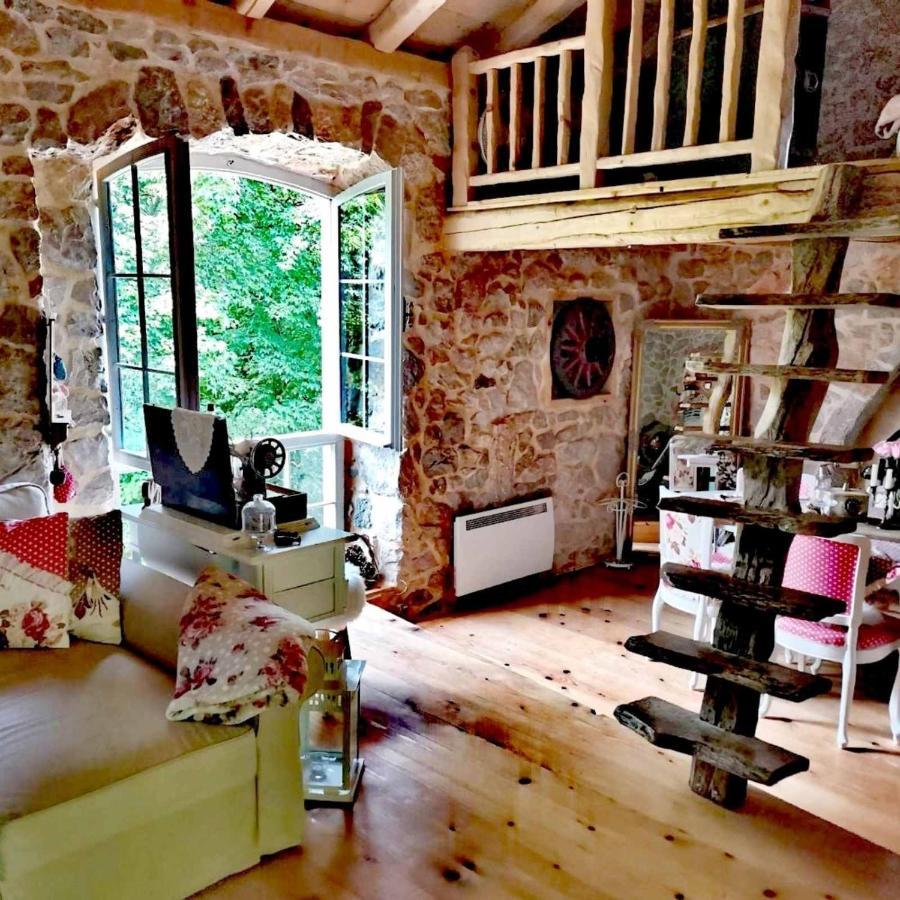 Villa Festina Lente - Cosy & Authentic Villa With Private Heated Pool Dobrinj Exterior photo