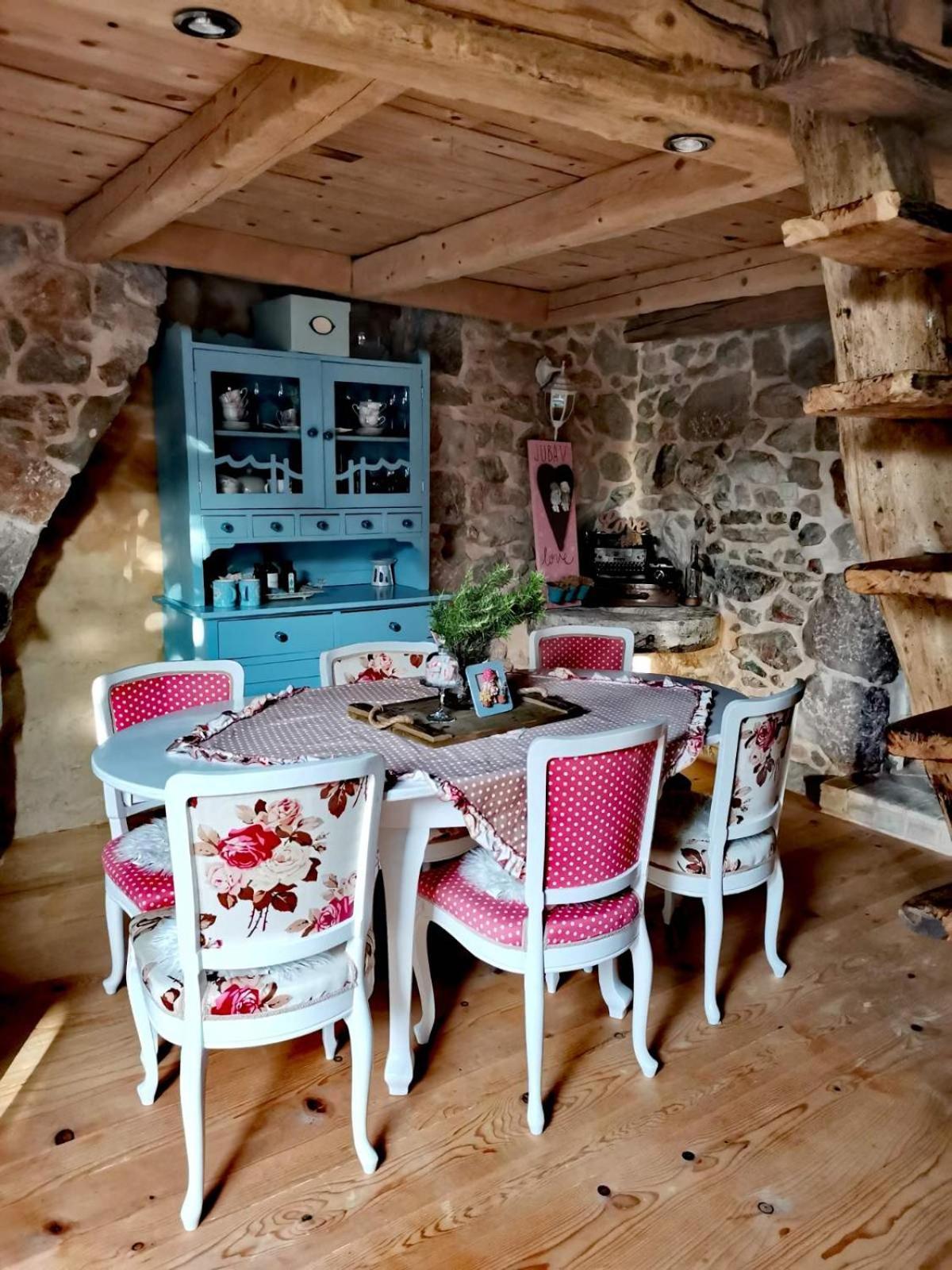 Villa Festina Lente - Cosy & Authentic Villa With Private Heated Pool Dobrinj Exterior photo