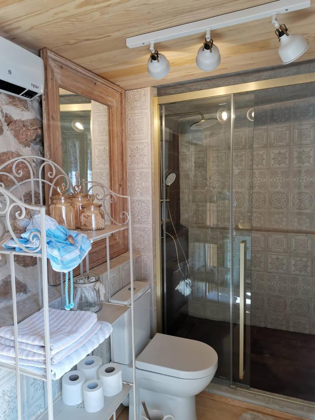 Villa Festina Lente - Cosy & Authentic Villa With Private Heated Pool Dobrinj Exterior photo